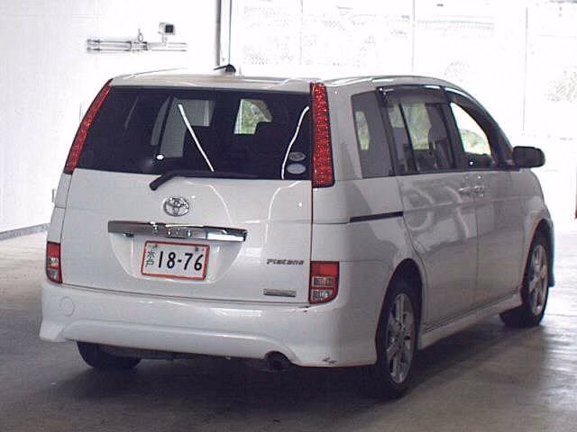 TOYOTA ISIS