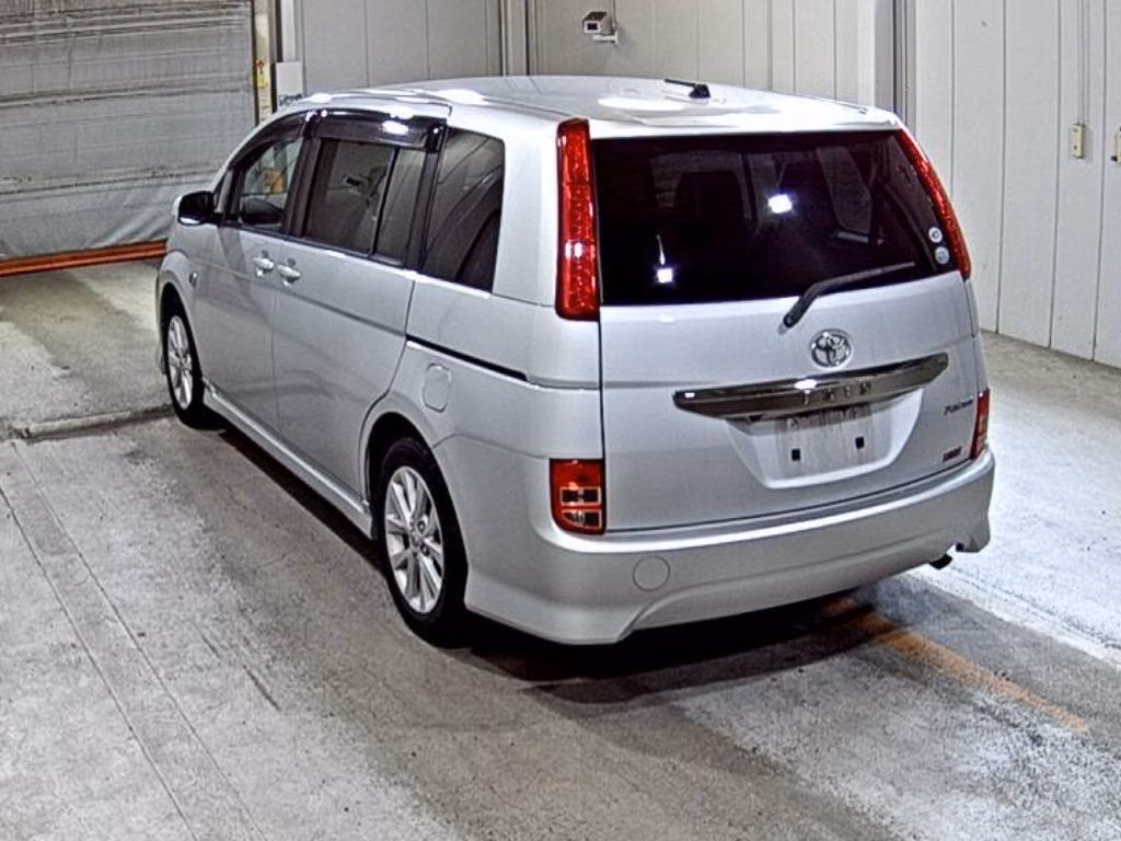 TOYOTA ISIS
