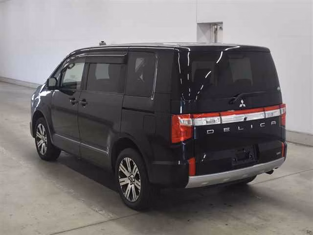 MITSUBISHI DELICA D:5