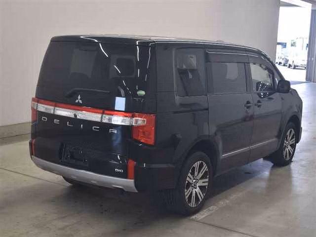 MITSUBISHI DELICA D:5