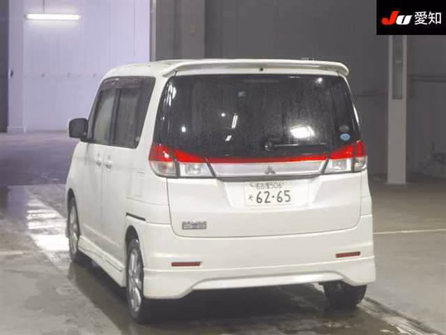 MITSUBISHI DELICA D:2