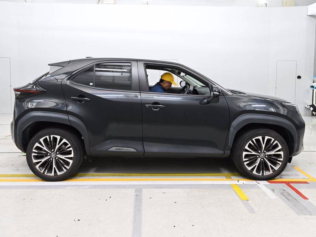 TOYOTA YARIS CROSS