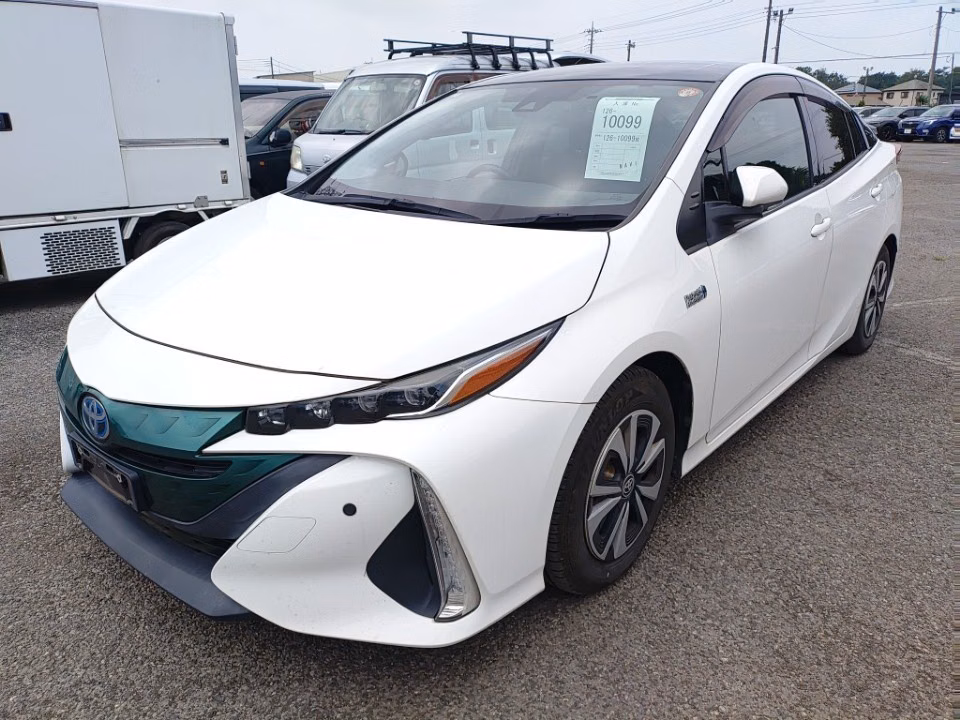 TOYOTA PRIUS PHV