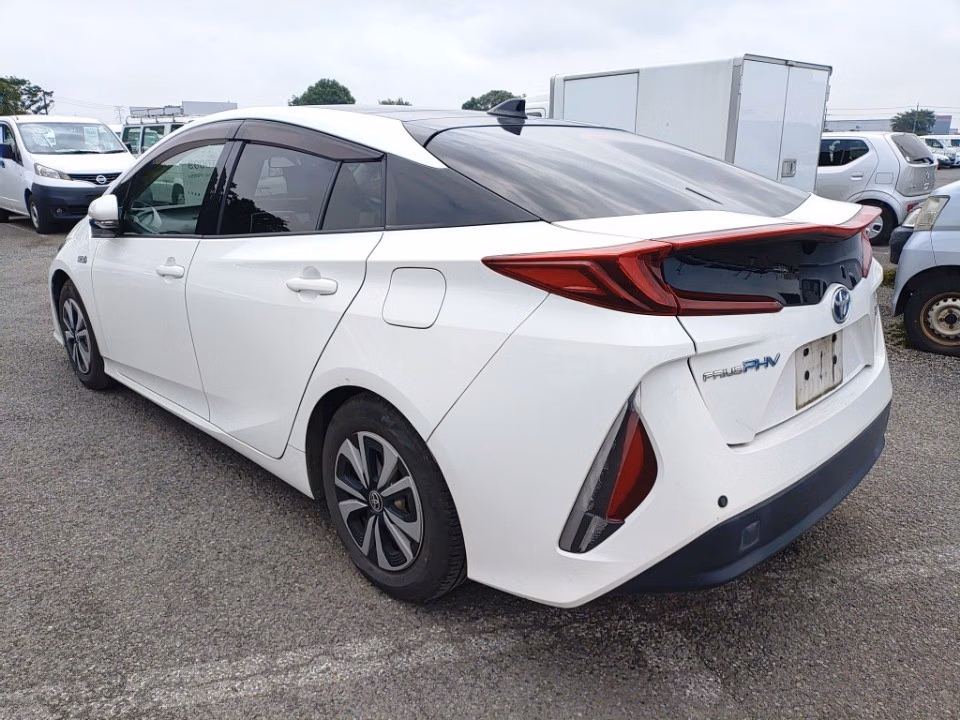 TOYOTA PRIUS PHV