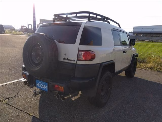 TOYOTA FJ CRUISER
