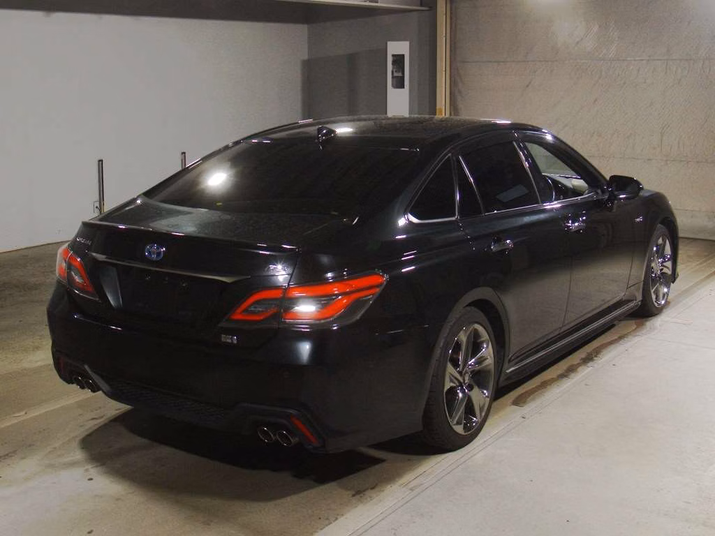 TOYOTA CROWN