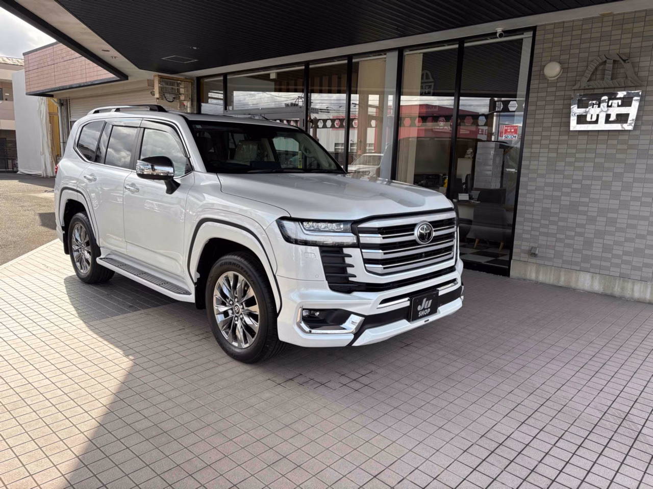 TOYOTA LAND CRUISER