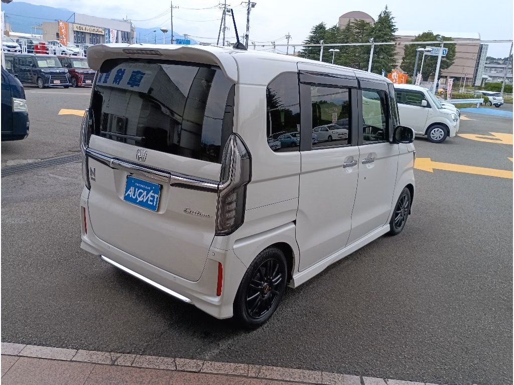 HONDA N-BOX