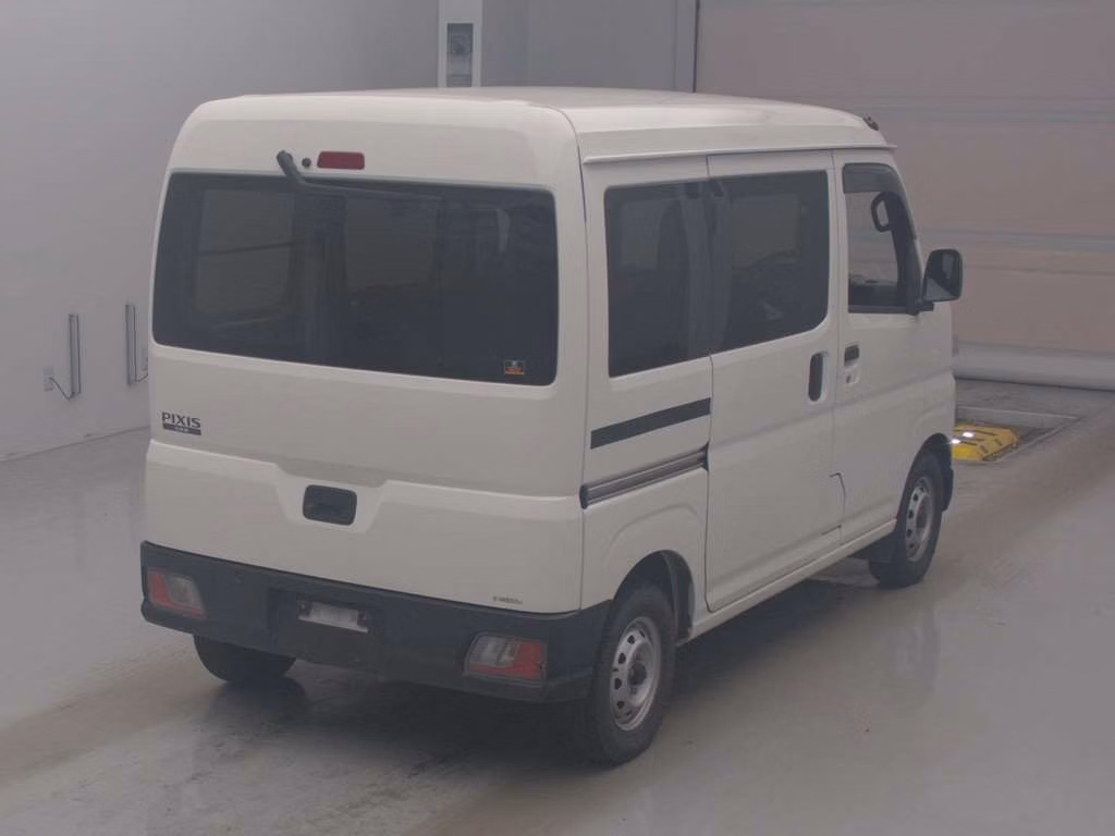 TOYOTA PIXIS VAN