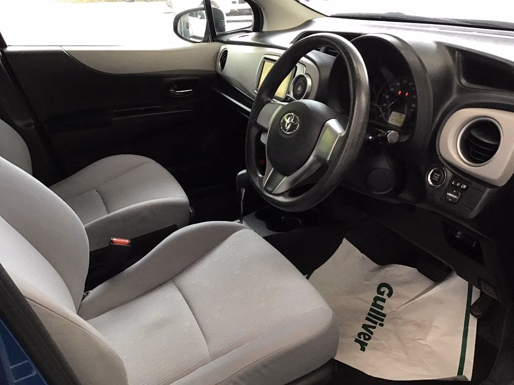 TOYOTA VITZ