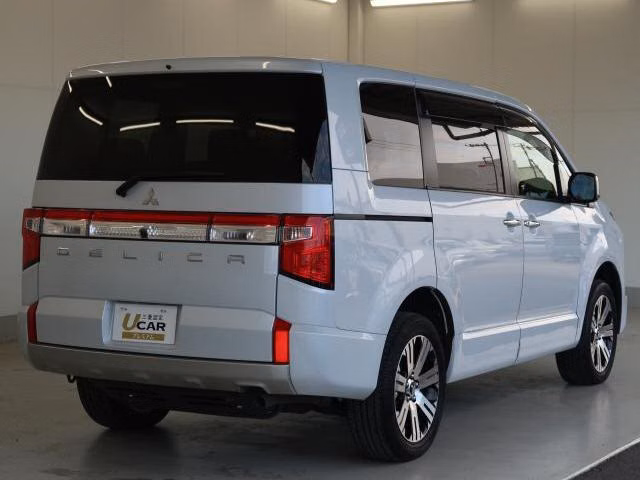 MITSUBISHI DELICA D:5