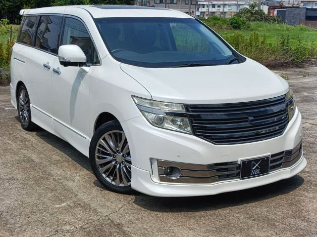 NISSAN ELGRAND