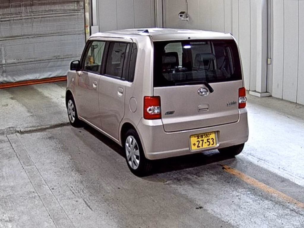 DAIHATSU MOVE CONTE