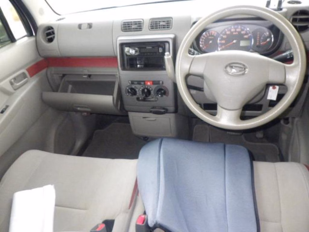 DAIHATSU MOVE CONTE