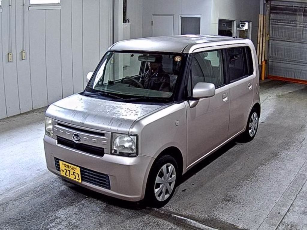 DAIHATSU MOVE CONTE