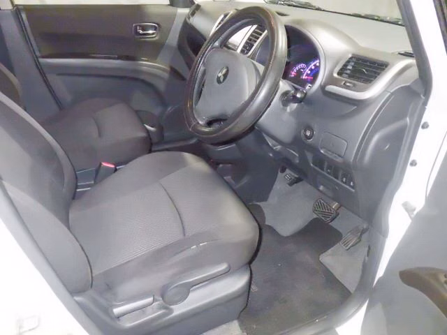 MITSUBISHI DELICA D:2