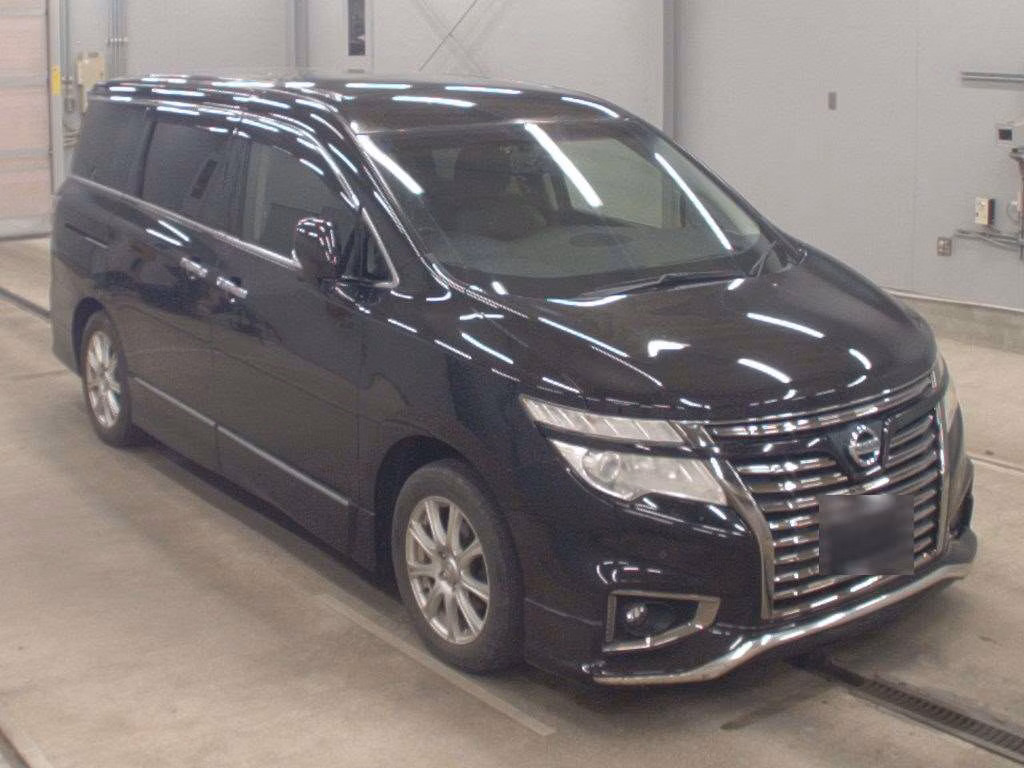 NISSAN ELGRAND