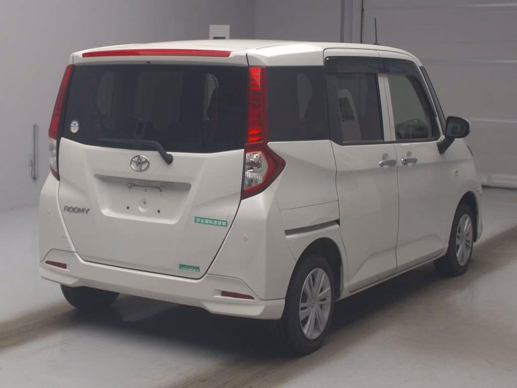 TOYOTA ROOMY