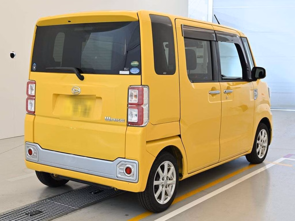 DAIHATSU WAKE