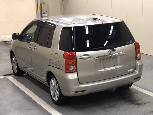 TOYOTA RAUM
