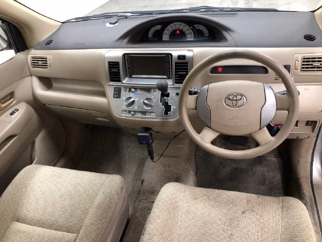 TOYOTA RAUM