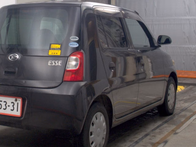 DAIHATSU ESSE