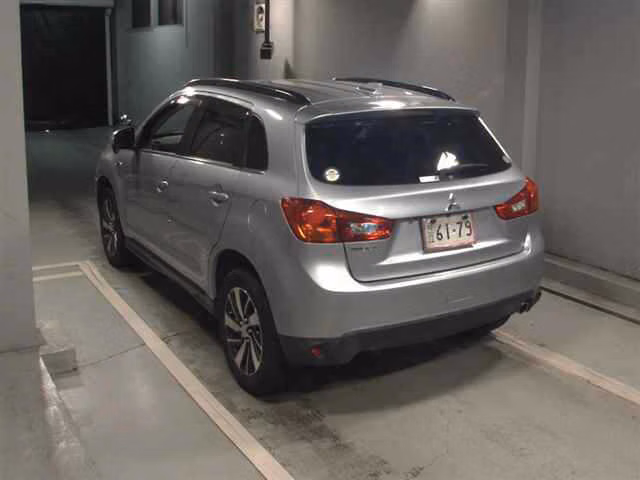 MITSUBISHI RVR
