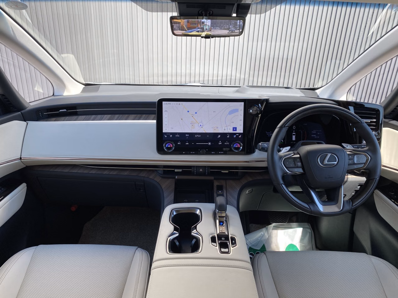 LEXUS LM500H