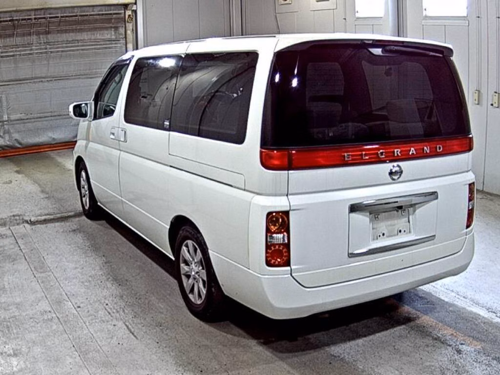 NISSAN ELGRAND
