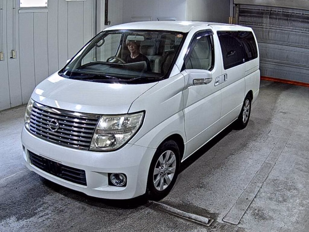 NISSAN ELGRAND
