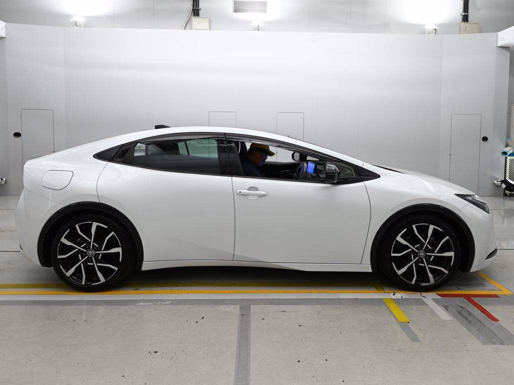TOYOTA PRIUS PHV