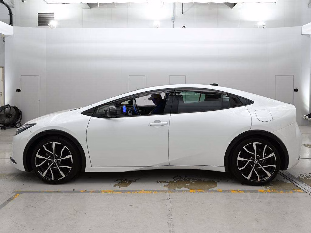 TOYOTA PRIUS PHV