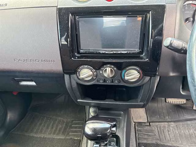 MITSUBISHI PAJERO MINI