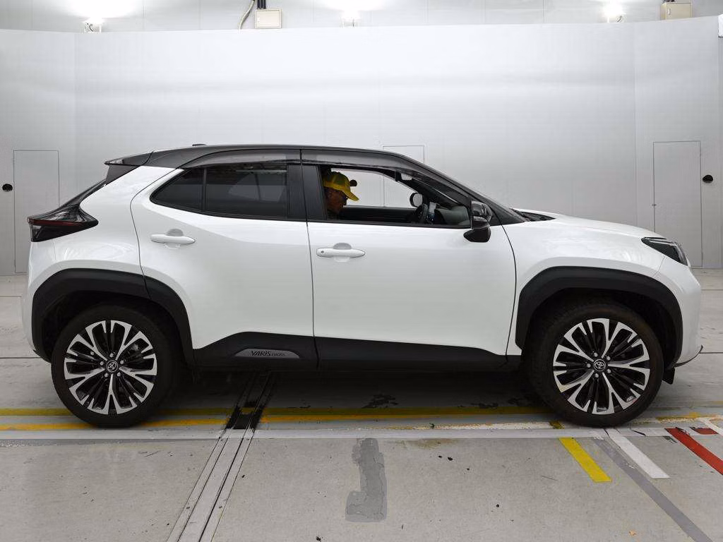 TOYOTA YARIS CROSS