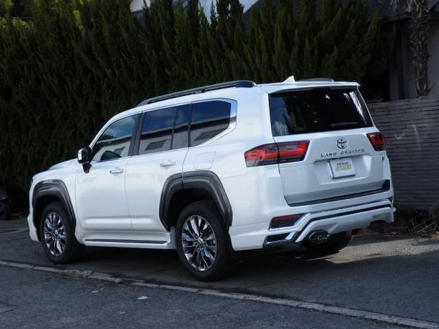 TOYOTA LAND CRUISER