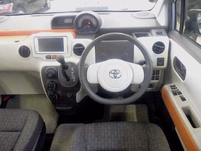 TOYOTA PORTE