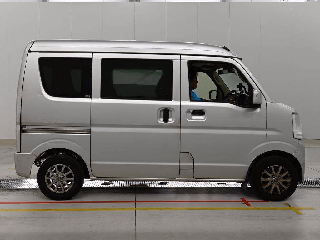 MITSUBISHI MINICAB