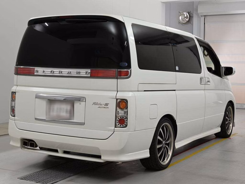 NISSAN ELGRAND