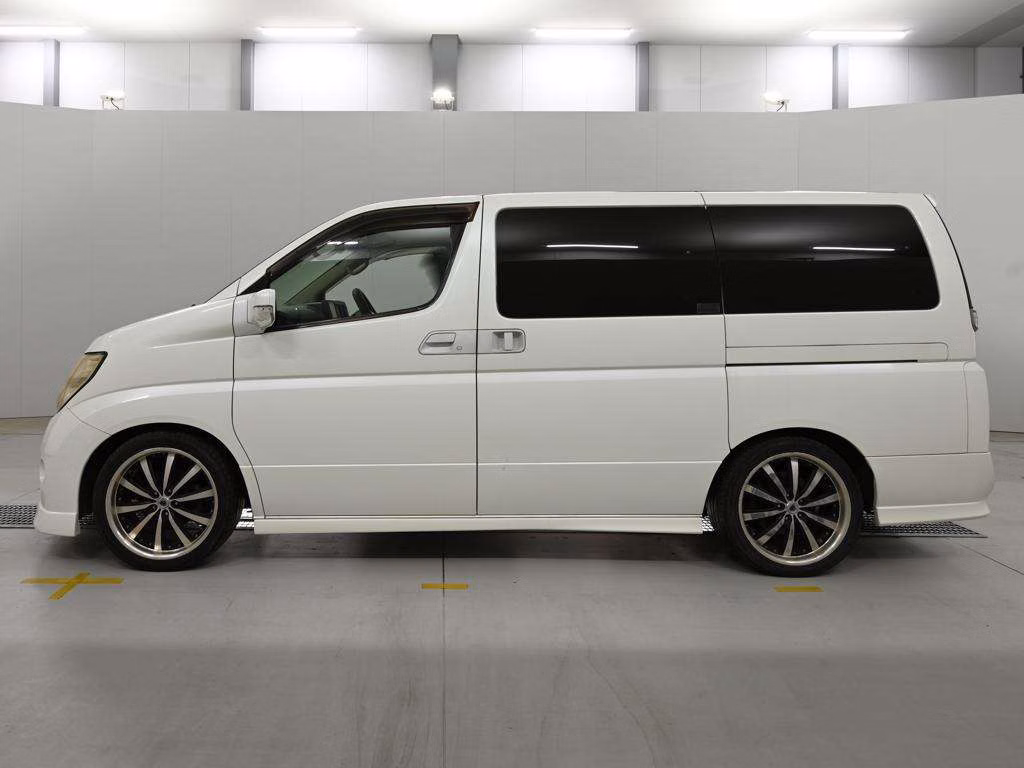 NISSAN ELGRAND