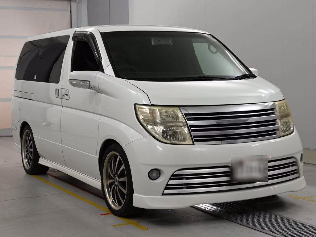 NISSAN ELGRAND
