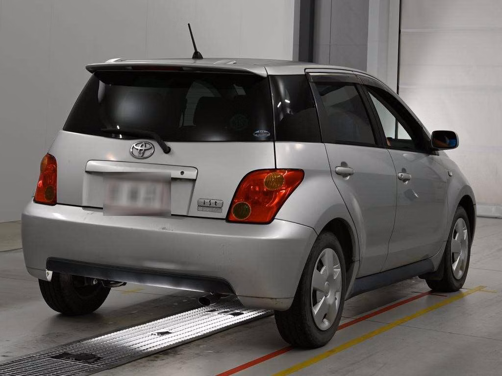 TOYOTA IST