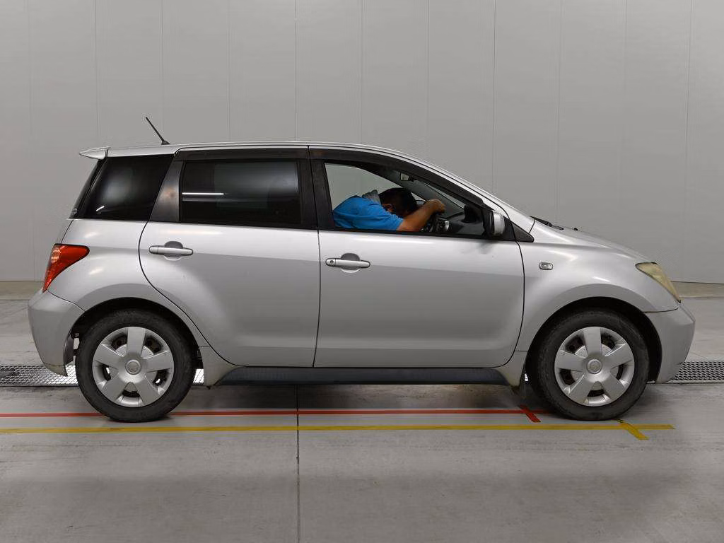 TOYOTA IST