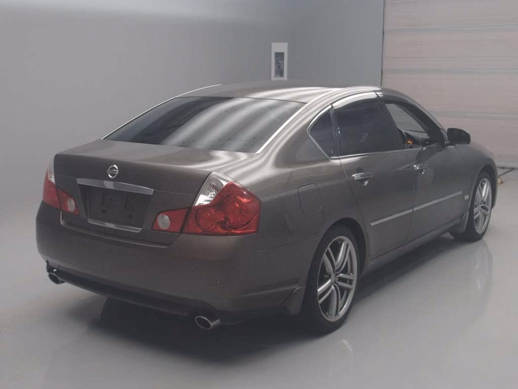 NISSAN FUGA