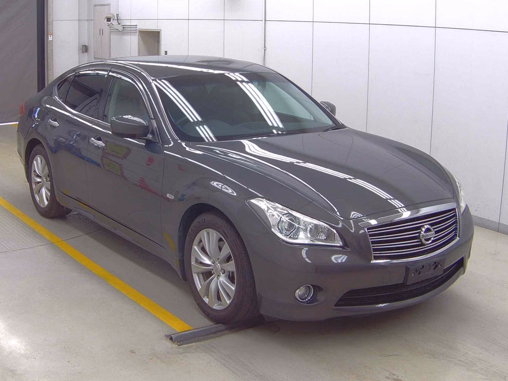 NISSAN FUGA