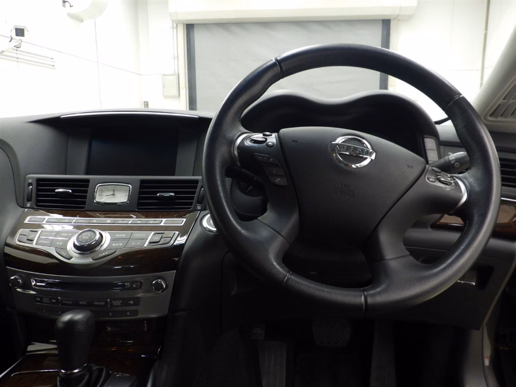 NISSAN FUGA