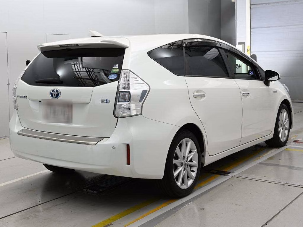 TOYOTA PRIUS ALPHA