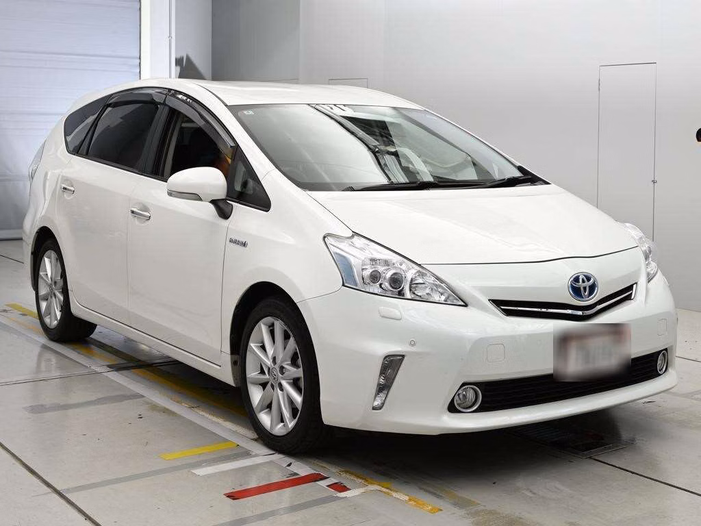 TOYOTA PRIUS ALPHA