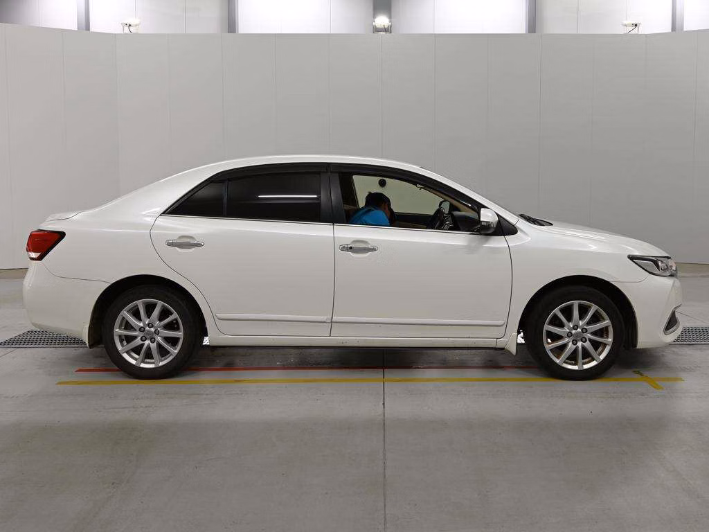 TOYOTA PREMIO