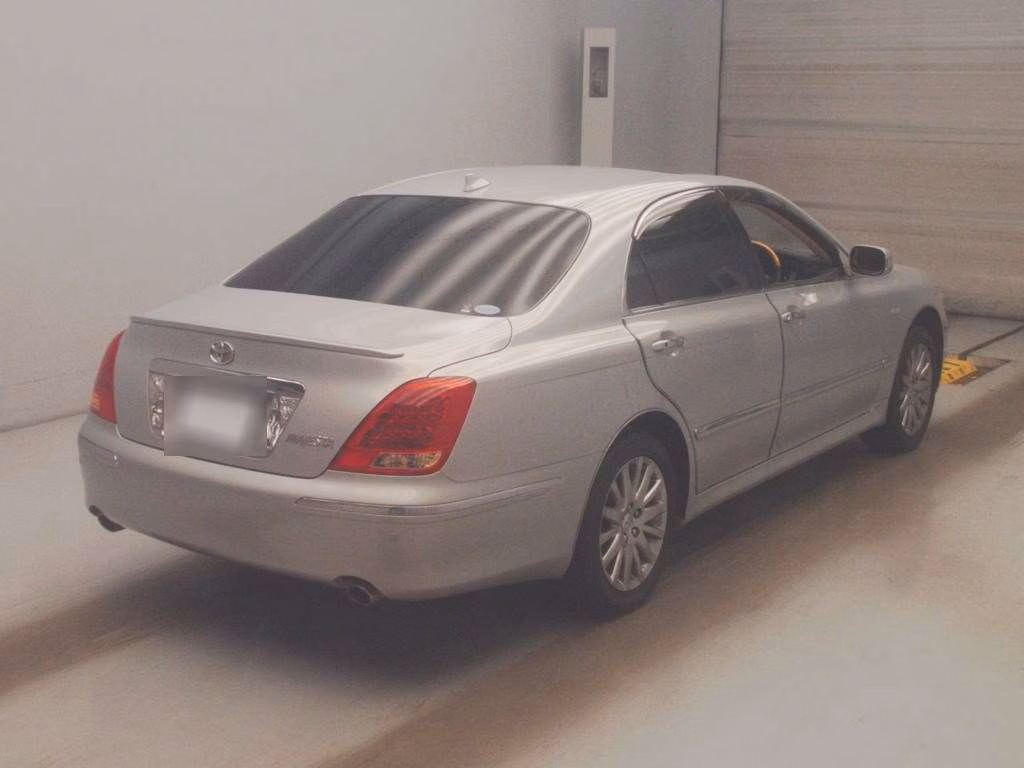 TOYOTA CROWN MAJESTA