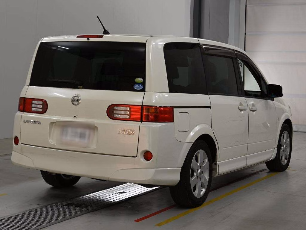 NISSAN LAFESTA